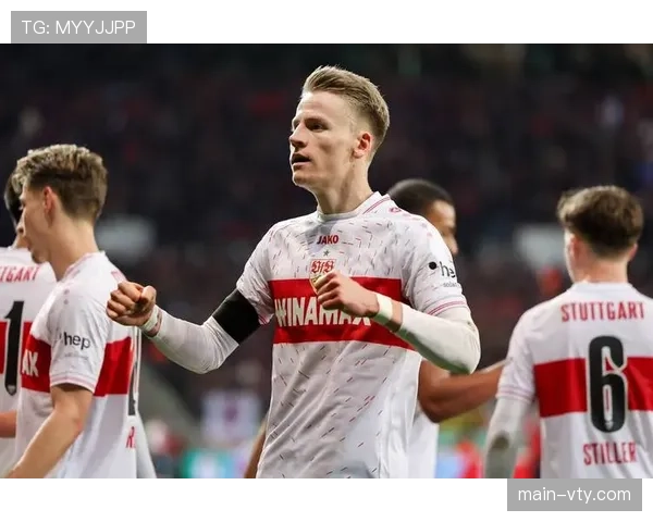 斯图加特进攻端配合流畅 前场小范围传切默契